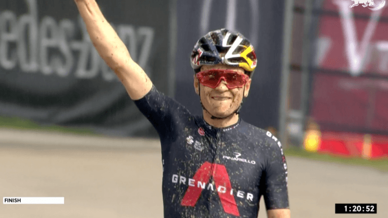 Nove Mesto: fenomeno Pidcock conquista la 2ª tappa di Coppa del Mondo. Van der Poel è 2°