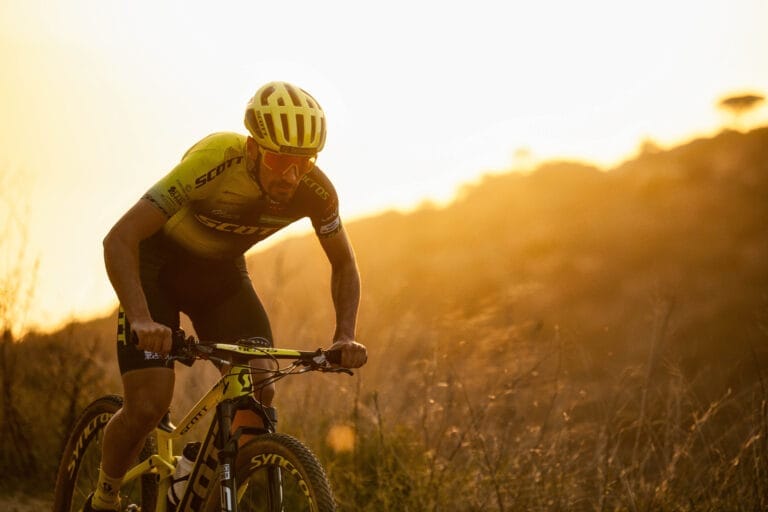 Scott Racing Team: la prima uniforme da biking sostenibile