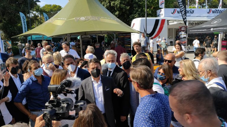 ITALIAN BIKE FESTIVAL 2021 / Anche l’ex premier Giuseppe Conte a passeggio tra gli stand