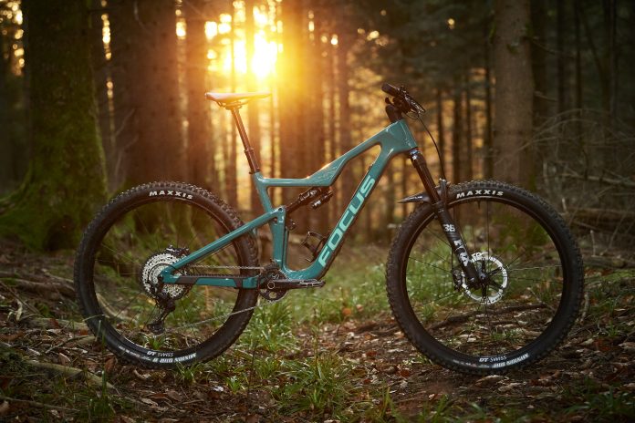 FOCUS JAM 8 CARBON
