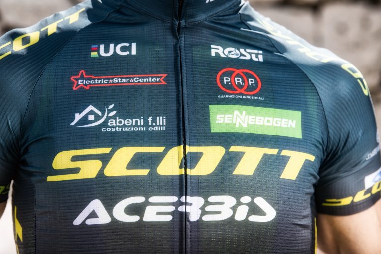 SCOTT Racing Team: divisa e race kit per il 2022