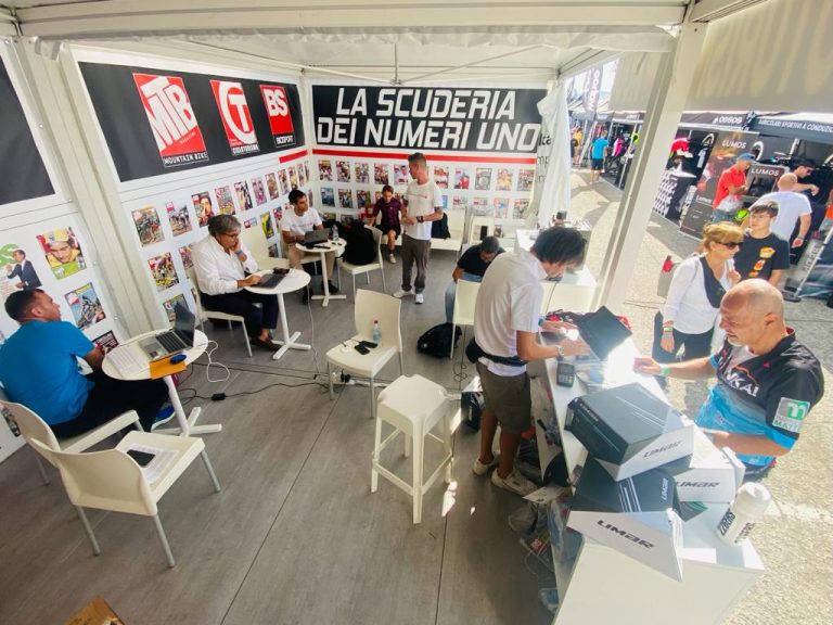 ITALIAN BIKE FESTIVAL 2022 / Allo stand di MTB Magazine si lavora alla grande. E se siete a Misano passate a trovarci!