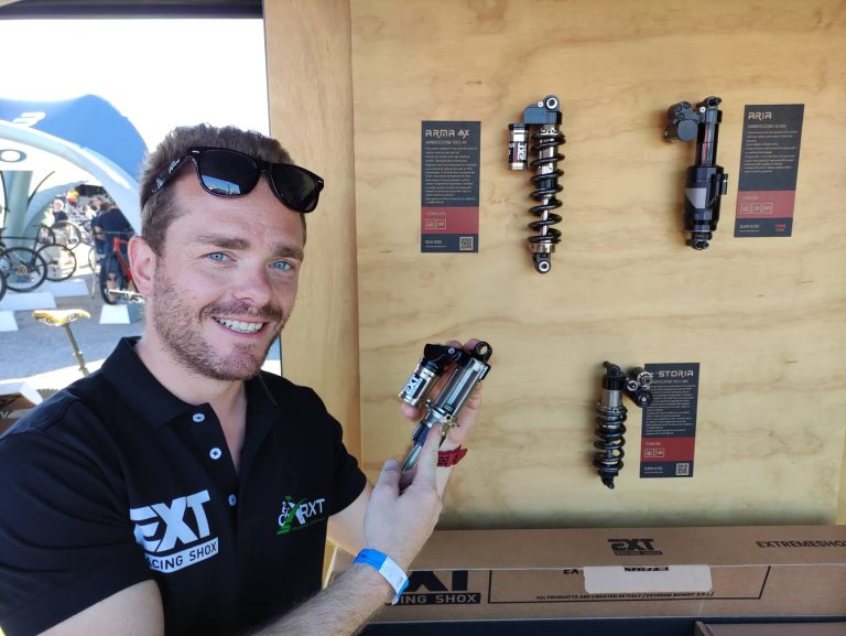 Italian Bike Festival 2022 / Super novità in “Aria” con Rxt: le presenta il “mago” Alan Beggin (Video)