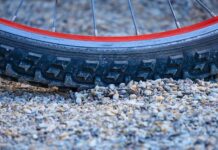 Bici, come decidere la corretta pressione delle gomme: indicazioni e consigli polliciometro