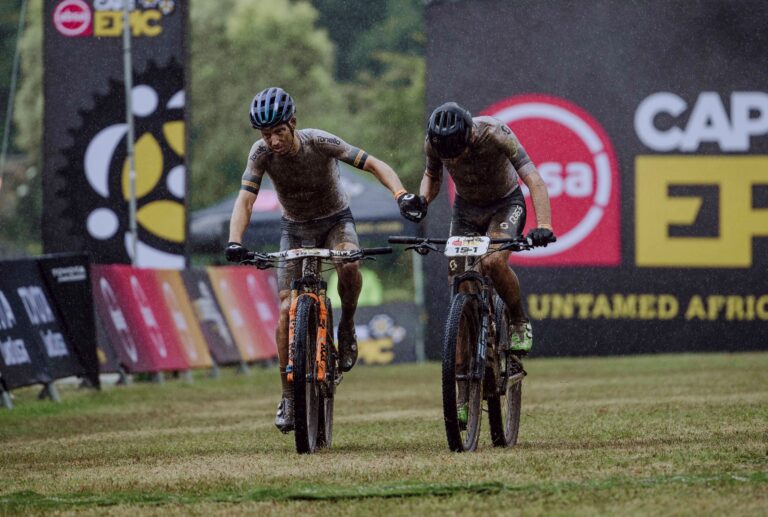 Cape Epic 2023: vincono Beers e Bevins. Tredicesima la coppia Nibali-Porro