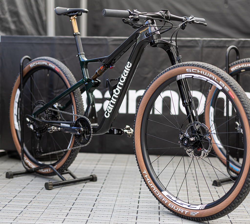 La Cannondale Scalpel del team, equipaggiata con ruote e componenti FSA