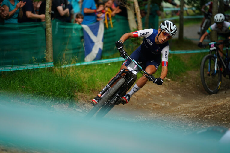 MONDIALI 2023 / XCC, vince la regina Ferrand-Prévot davanti alla Pieterse
