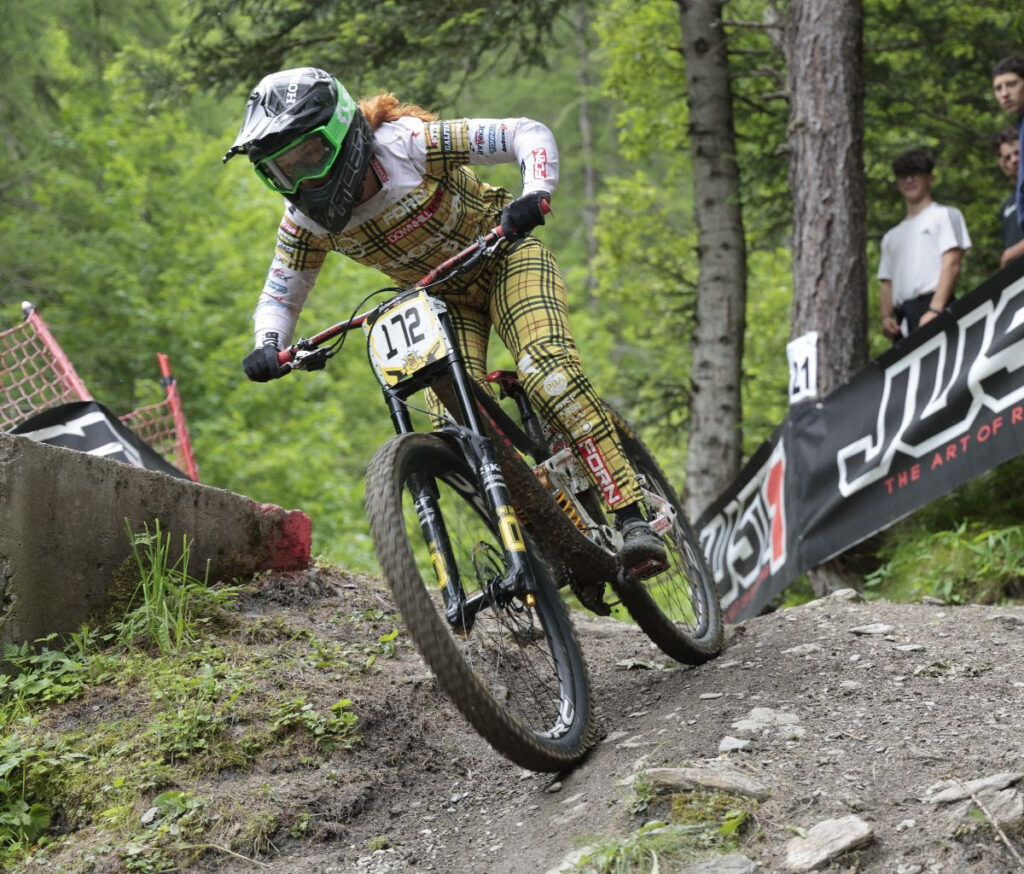 Honda Downhillher Scott Team