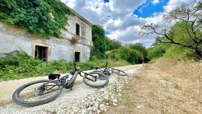 Mountain Bike Hikes Mountain Bike Hikes