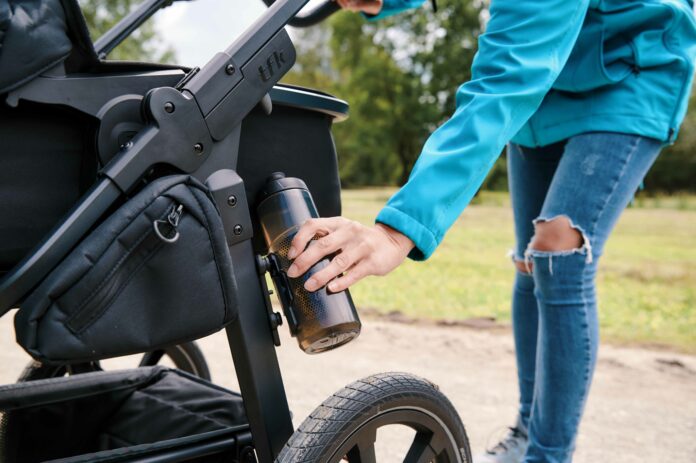 FIDLOCK_TWIST_bottle_600_TBL_stroller (3)