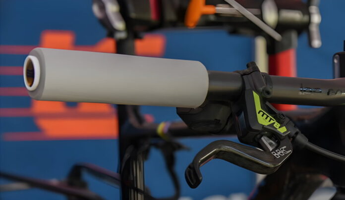 EsiGrips sponsor 2025 Soudal-Lee Cougan