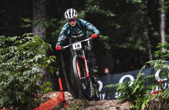 Fav pics from this year with @trekfutureracing + @cuoreofswiss 🤌🏻🤌🏻 (1) Trek Future Racing