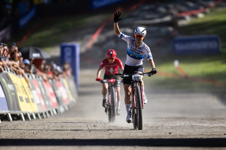 Coppa del Mondo XCC, La Thuile: Jenny Rissveds vince di prepotenza su Sina Frei, Berta ottima sesta